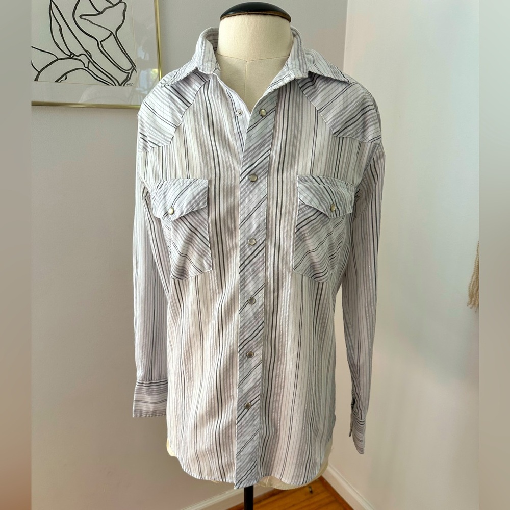 Wrangler western snap shirt with metallic accents